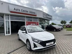 Weiß Neu 2024 Hyundai i20 Comfort Limousine | 17.650 € (Guter Preis)