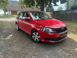 Rot Gebraucht 2018 Skoda Fabia Cool Plus Limousine | 3.999 €