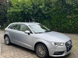 Silber Gebraucht 2015 Audi A3 Sportback Attraction Limousine | 12.500 € (Superpreis)