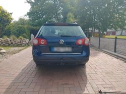 Blau Gebraucht 2010 VW Passat Comfortline Kombi | 2.499 €