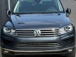 Grau Gebraucht 2016 VW Touareg SUV | 24.500 € (Fairer Preis)