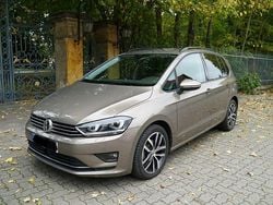 Braun Gebraucht 2017 VW Golf Sportsvan Sound Van / Kleinbus | 14.400 € (Guter Preis)