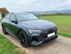 Grün Gebraucht 2022 Audi e-tron S-Line SUV | 44.990 € (Etwas zu teuer)