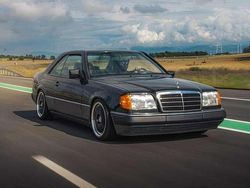 Schwarz Gebraucht 1990 Mercedes E300 Coupé | 17.000 €