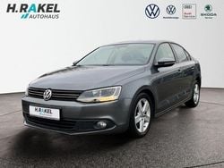 Grau Gebraucht 2011 VW Jetta Comfortline Limousine | 11.950 €