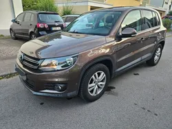 Braun Gebraucht 2015 VW Tiguan Trendline SUV | 12.400 € (Fairer Preis)
