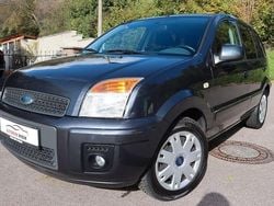 Grau Gebraucht 2010 Ford Fusion Style Limousine | 3.990 € (Etwas zu teuer)