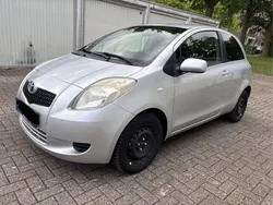 Silber Gebraucht 2006 Toyota Yaris Limousine | 2.300 € (Guter Preis)
