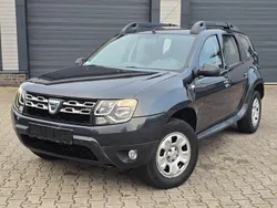 Grau Gebraucht 2015 Dacia Duster Lauréate SUV | 7.200 € (Guter Preis)