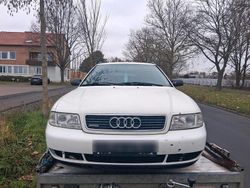 Weiß Gebraucht 1997 Audi A4 Kombi | 1.700 € (Guter Preis)