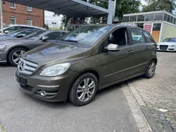 Braun Gebraucht 2010 Mercedes B180 Van / Kleinbus | 2.900 € (Etwas zu teuer)