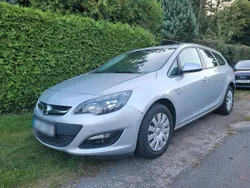Silber Gebraucht 2014 Opel Astra Kombi | 5.300 € (Guter Preis)