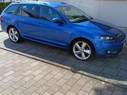 Blau Gebraucht 2013 Skoda Octavia Kombi | 9.900 € (Fairer Preis)