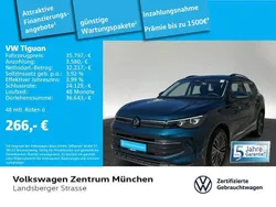 Blau Gebraucht 2024 VW Tiguan Life SUV | 35.797 € (Fairer Preis)