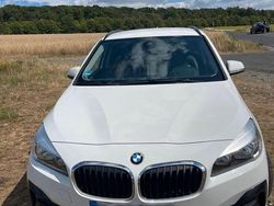 Weiß Gebraucht 2019 BMW 218 Active Tourer Sport Line Van / Kleinbus | 14.000 € (Guter Preis)