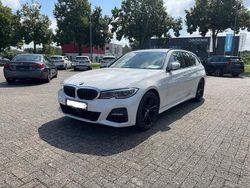 Weiß Gebraucht 2020 BMW 320 M Sport Kombi | 29.900 € (Fairer Preis)