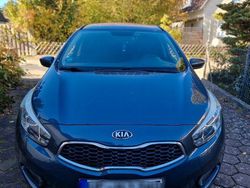 Blau Gebraucht 2013 Kia Ceed Kleinwagen | 6.500 € (Fairer Preis)