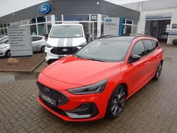 Rot Gebraucht 2024 Ford Focus ST Limousine | 38.490 € (Etwas zu teuer)
