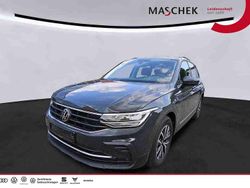 Grau Gebraucht 2022 VW Tiguan Life SUV | 22.540 € (Guter Preis)