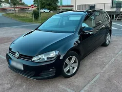 Schwarz Gebraucht 2016 VW Golf VII Kombi | 8.200 € (Fairer Preis)