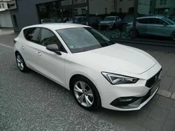 Weiß Gebraucht 2022 Seat Leon FR Limousine | 20.990 € (Guter Preis)