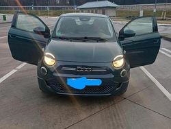 Grün Gebraucht 2022 Fiat 500e Limousine | 13.250 € (Guter Preis)