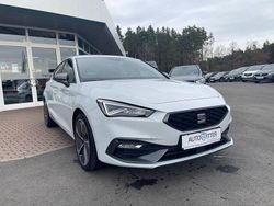 Weiß Gebraucht 2022 Seat Leon FR Limousine | 22.890 € (Guter Preis)
