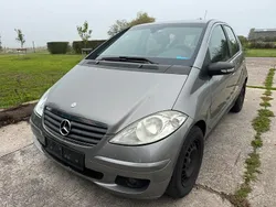 Grau Gebraucht 2007 Mercedes A160 Kleinwagen | 570 €