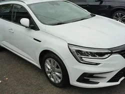 Silber Gebraucht 2021 Renault Mégane IV Zen Limousine | 13.650 € (Fairer Preis)