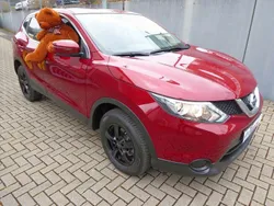 Rot Gebraucht 2016 Nissan Qashqai Visia SUV | 12.613 € (Fairer Preis)