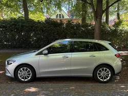 Silber Gebraucht 2022 Mercedes B250e Van / Kleinbus | 30.999 € (Teuer)