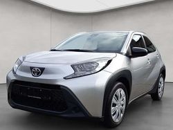 Weiß Gebraucht 2022 Toyota Aygo X X-play SUV | 13.990 €