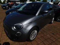 Mineralgrau Gebraucht 2022 Fiat 500e Action Kleinwagen | 14.590 € (Fairer Preis)