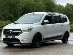 Weiß Gebraucht 2017 Dacia Lodgy Lauréate Van / Kleinbus | 9.490 € (Fairer Preis)
