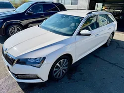 Weiß Gebraucht 2021 Skoda Superb Ambition Kombi | 16.900 € (Fairer Preis)