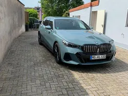 Grün Gebraucht 2024 BMW 540 Performance Kombi | 65.000 € (Guter Preis)