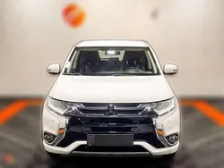 Weiß Gebraucht 2016 Mitsubishi Outlander P-HEV Basis | 17.510 € (Teuer)