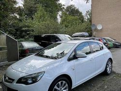 Gebraucht 2012 Opel Astra Color Edition Limousine | 4.000 € (Teuer)