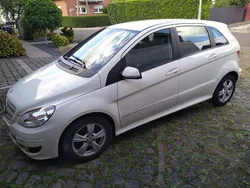 Weiß Gebraucht 2011 Mercedes B180 Van / Kleinbus | 10.900 € (Etwas zu teuer)