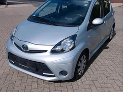 Silber Gebraucht 2012 Toyota Aygo Kleinwagen | 5.777 € (Fairer Preis)