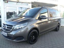 Indiumgrau metallic Gebraucht 2017 Mercedes V220 Van / Kleinbus | 28.890 € (Guter Preis)