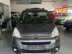Grau Gebraucht 2017 Citroën Berlingo Shine Van / Kleinbus | 12.950 € (Etwas zu teuer)