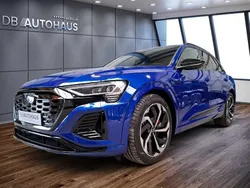 Blau Gebraucht 2023 Audi Q8 e-tron S-Line SUV | 47.980 € (Guter Preis)