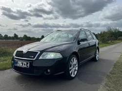 Schwarz Gebraucht 2006 Skoda Octavia vRS Kombi | 3.900 € (Fairer Preis)