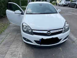 Weiß Gebraucht 2010 Opel Astra GTC Coupé | 850 € (Superpreis)