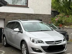 Silber Gebraucht 2015 Opel Astra Kombi | 9.799 € (Fairer Preis)