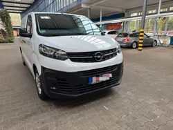 Weiß Gebraucht 2022 Opel Vivaro-e Combi Edition Van | 19.850 € (Superpreis)
