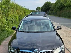 Schwarz Gebraucht 2014 Skoda Superb Ambition Kombi | 9.800 € (Guter Preis)