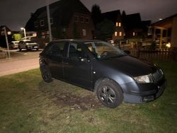 Grau Gebraucht 2006 Skoda Fabia Kleinwagen | 1.599 €