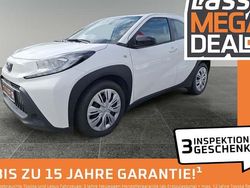 Weiß Gebraucht 2022 Toyota Aygo Play Kleinwagen | 13.980 € (Fairer Preis)